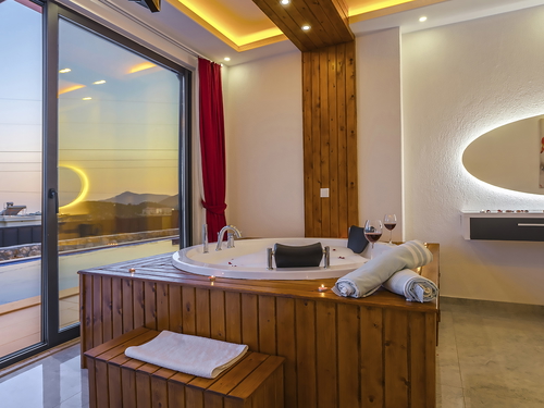 gece  -  Kasım
  | Kalkan Akbel’de Deniz Manzaralı, Jakuzili ve Saunalı Balayı Villası | 4 Kişilik Özel Tatil